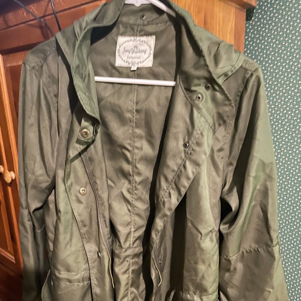 Women’s XL olive utility jacket - hood and pockets